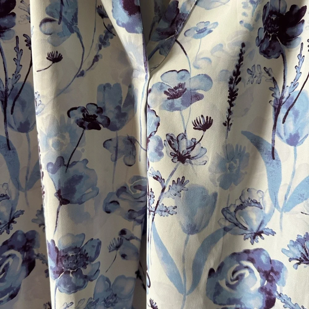 Cato Blue Floral Blouse Puff Sleeve V Neck Lightweight Top XL - Picture 3 of 6